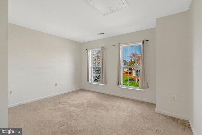 Building Photo - 9001 Merlot Ct