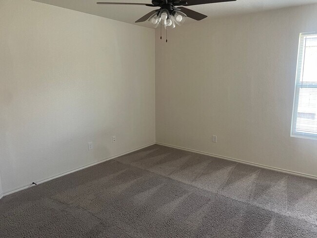 Building Photo - 2409 Alterman Dr
