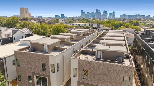 Building Photo - 2019 N Prairie Ave