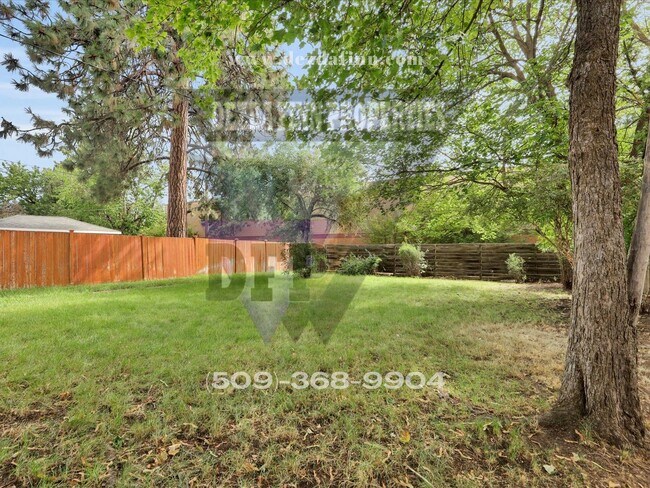 Building Photo - South Hill 3 bed/1 bath rancher with primo...