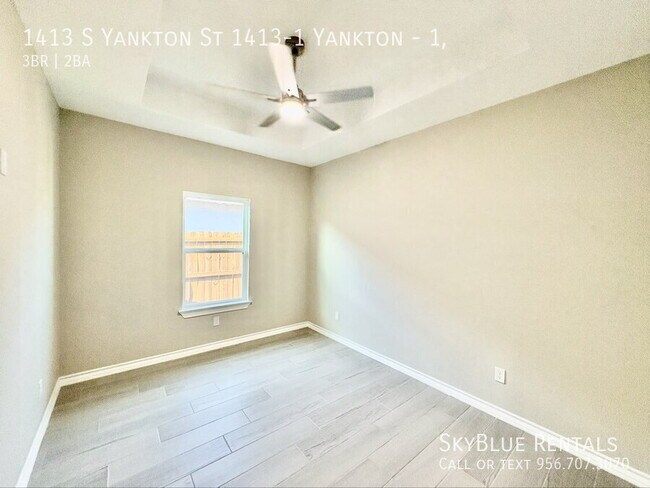 Building Photo - 1413 S Yankton St