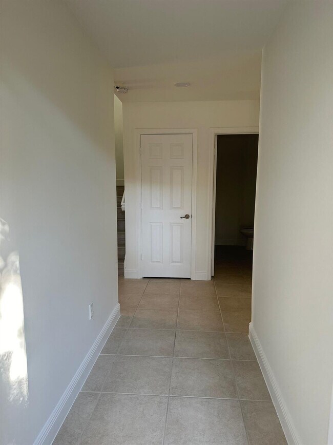 Building Photo - 2121 NW 99th Way