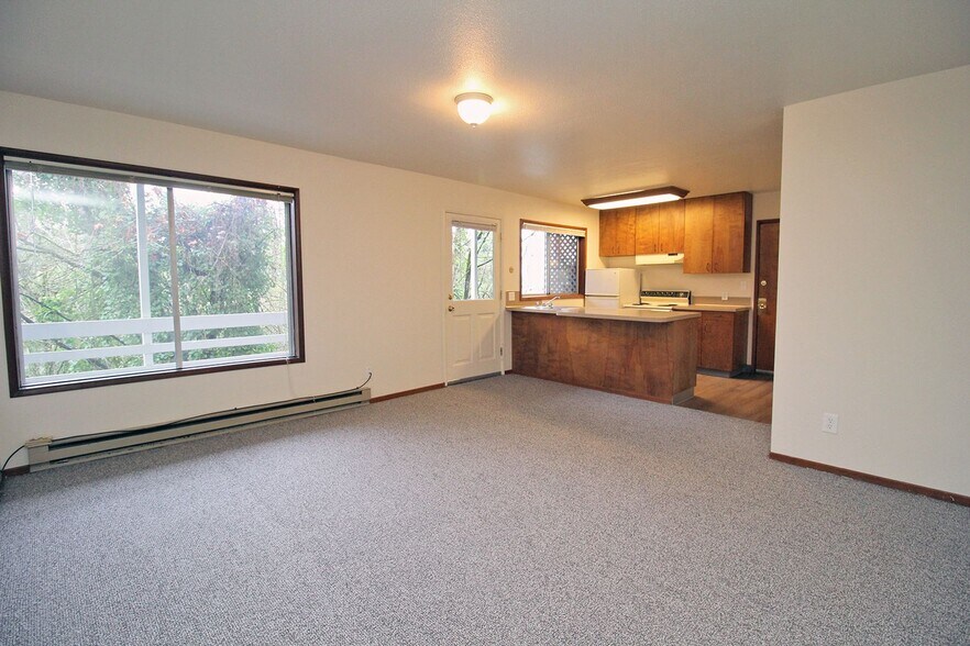 Building Photo - 1001 SW Woods St