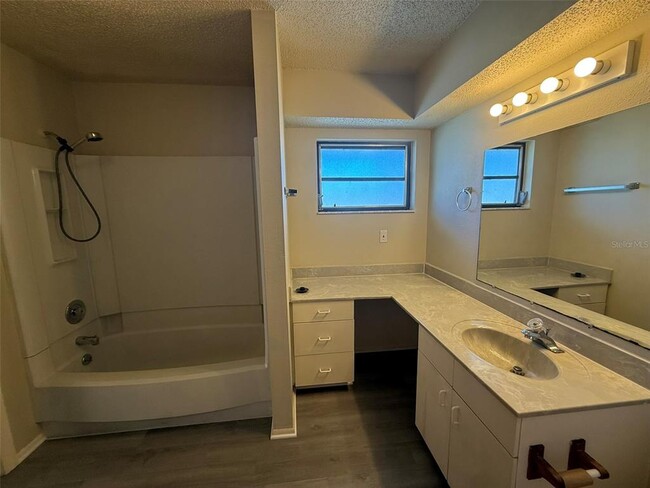 Building Photo - 177 W Cowles St