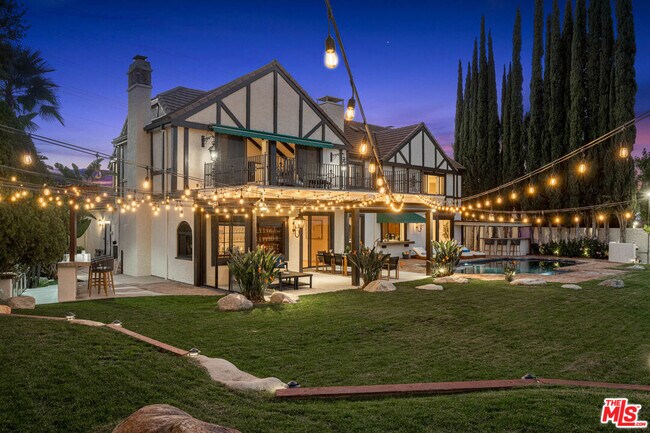 Building Photo - 3722 Alonzo Ave