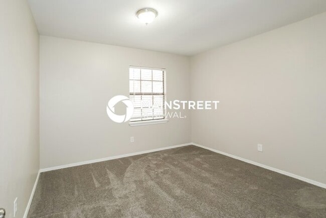 Building Photo - 3 Bedroom Pet-Friendly Home in The Colony, TX with Main Street Renewal