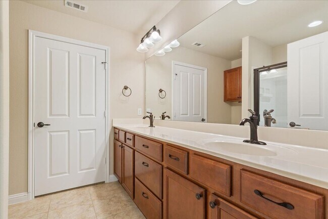 Building Photo - 322 Salado Creek Ln