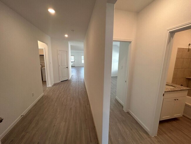 Building Photo - Dual Primary Suites! Spacious Home w/ Open Kitchen & Community Pool!