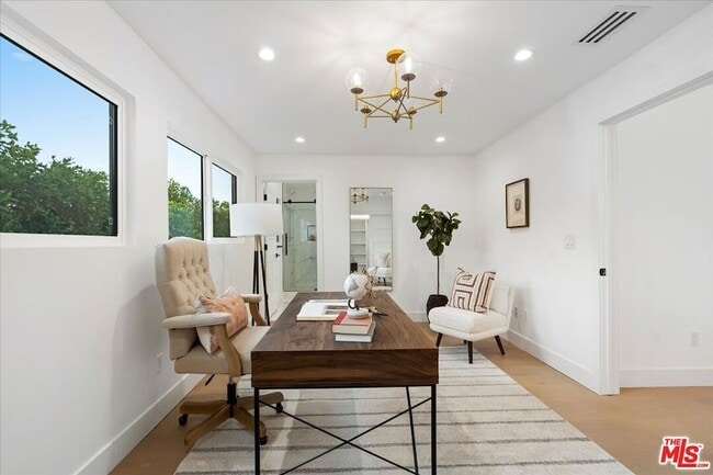 Building Photo - 15655 Castlewoods Dr