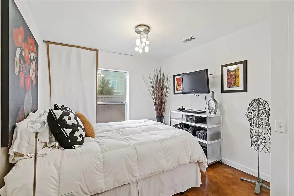 Building Photo - 2809 Crawford St