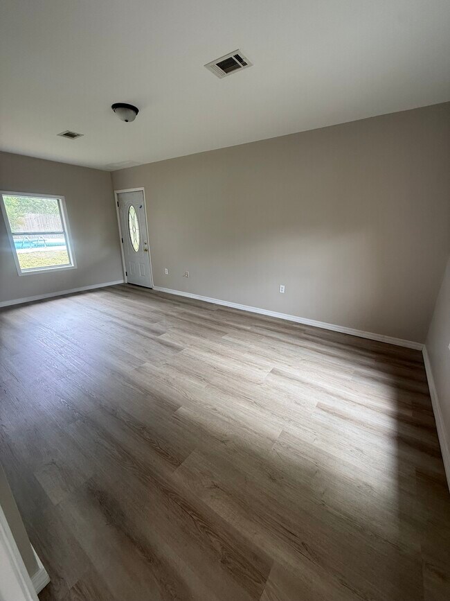 Building Photo - Sweetgum