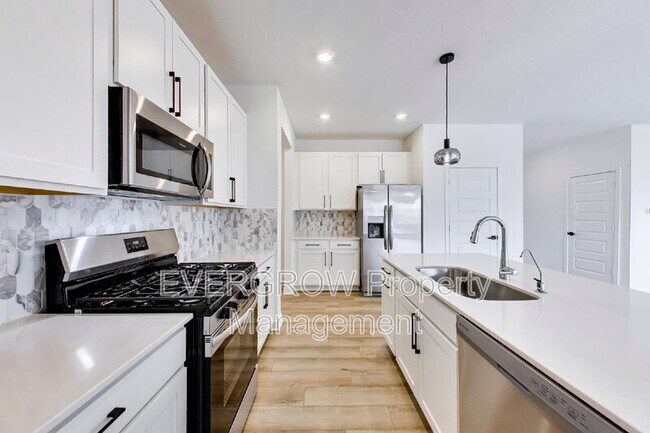 Building Photo - 4543 Nokes Pl