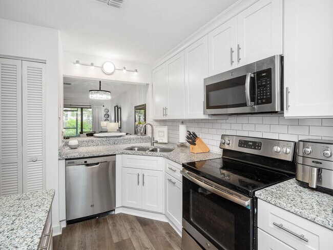 Building Photo - 2134 Sea Hawk Dr