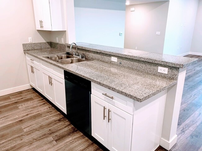 Building Photo - 14333 Roscoe Blvd