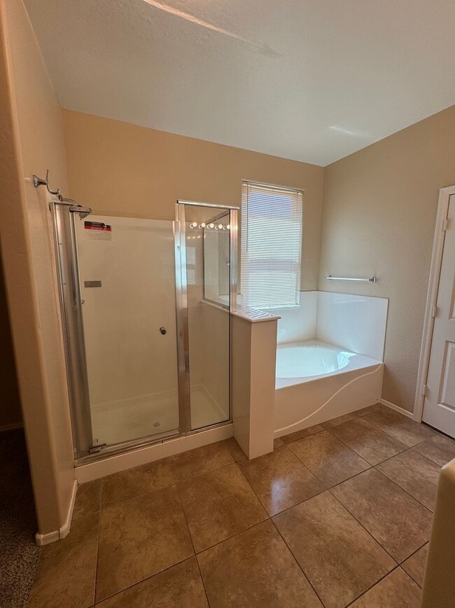 Building Photo - Large home with great sized kitchen and loft!