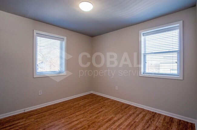 Building Photo - 271 Glen Iris Dr NE