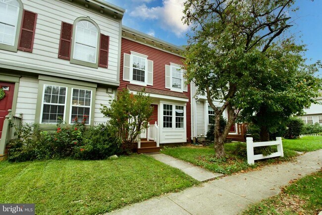 Building Photo - 6643 Medinah Ln