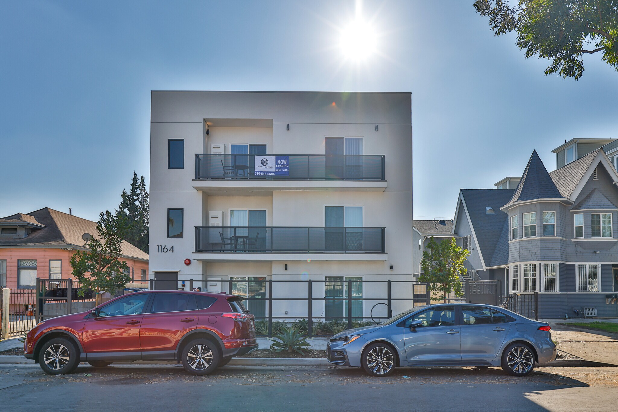 Building Photo - 1164 W 37th Pl