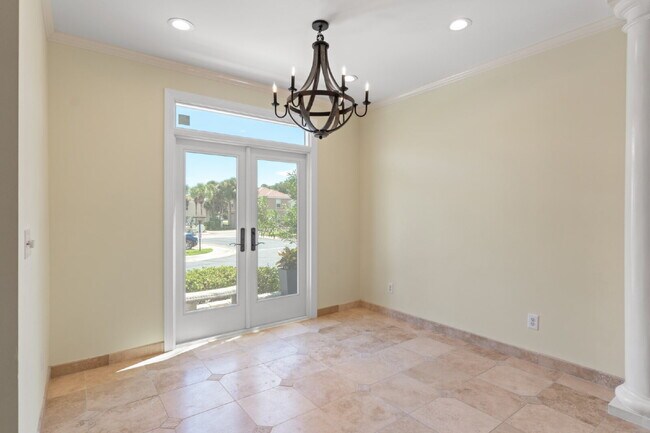 Building Photo - 3 bedroom/ 2.5 bathroom in Destin, FL!