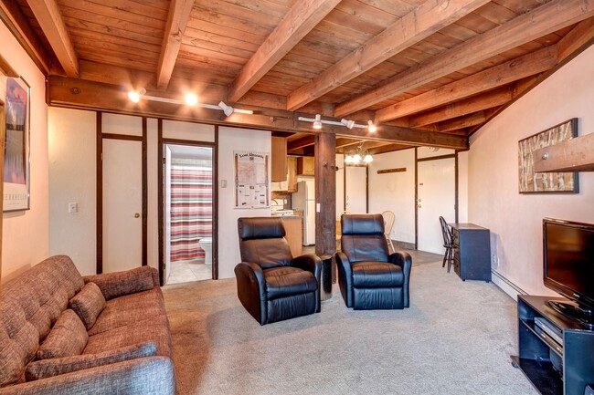 Building Photo - 8300 Ryan Gulch Rd