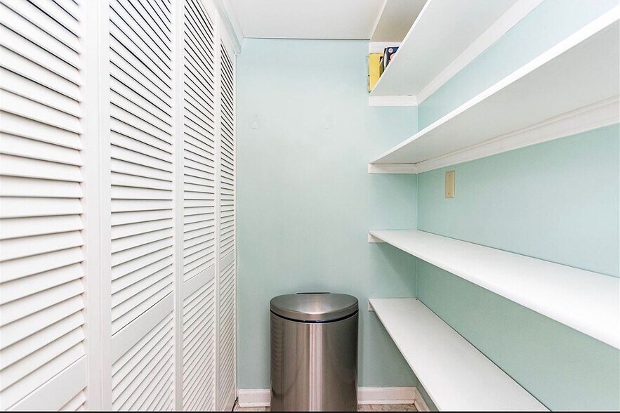 Building Photo - 6504 Hammersmith Dr