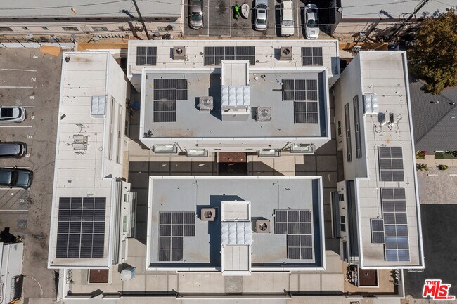 Building Photo - 10963 Calvert St