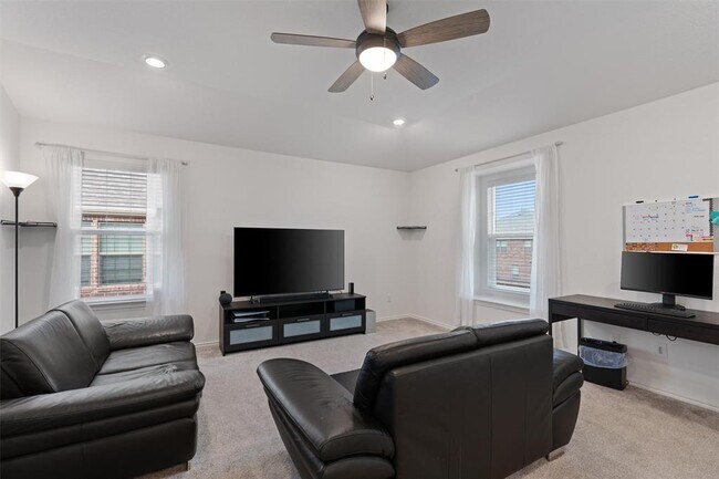 Building Photo - 3600 Carinaro Lp
