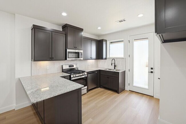 Building Photo - 19101 Sierra Madre Dr