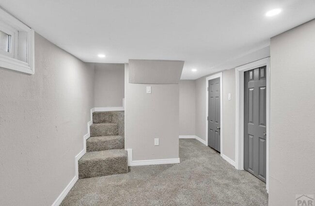 Building Photo - 421 E Beech St