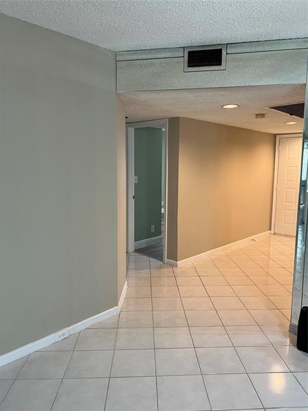 Building Photo - 1605 Abaco Dr