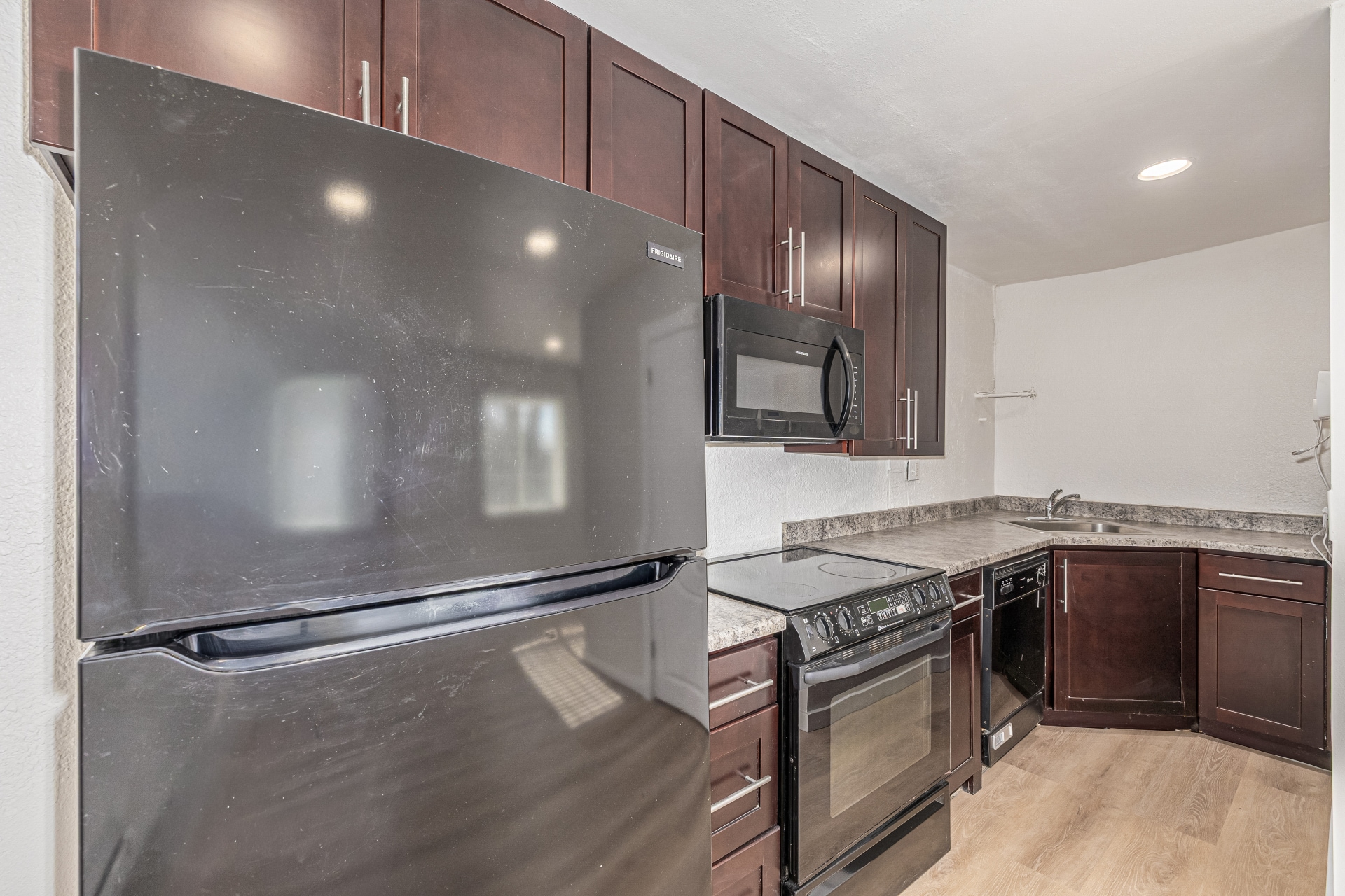 Building Photo - 1444 Valentia St