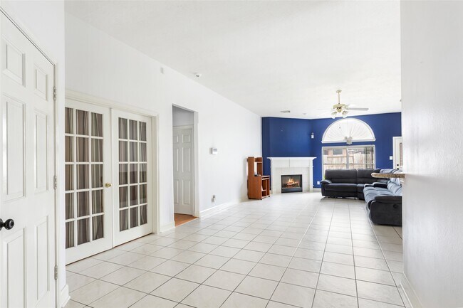 Building Photo - 18418 Hot Creek Ct