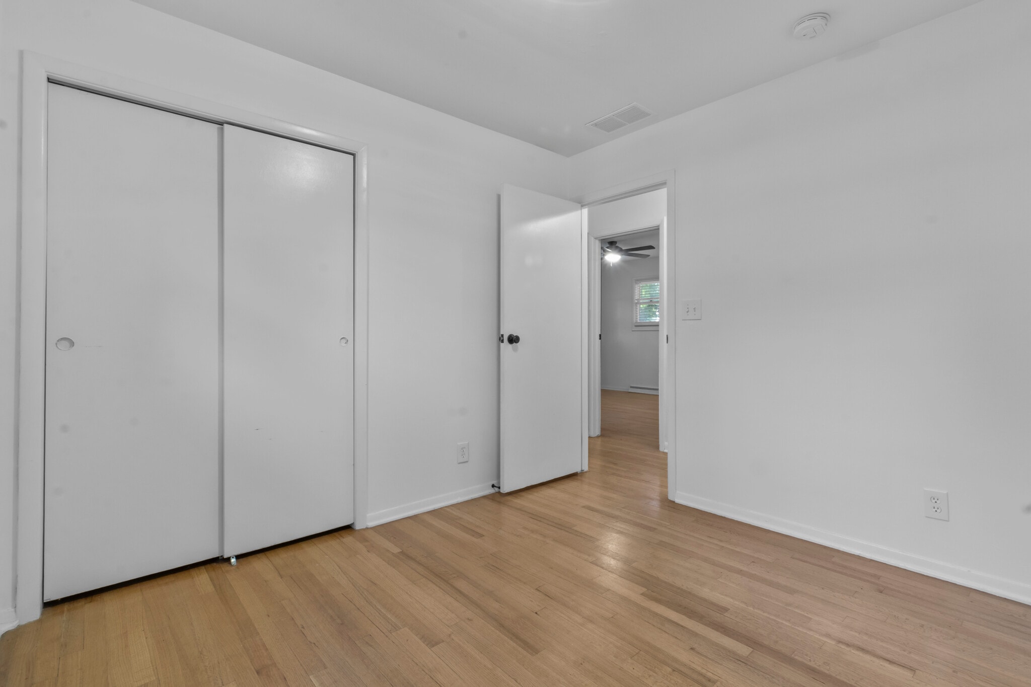Building Photo - 820 Eaglewood Dr