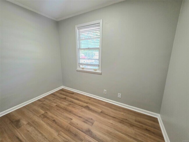Building Photo - 2663 Ashlawn Dr