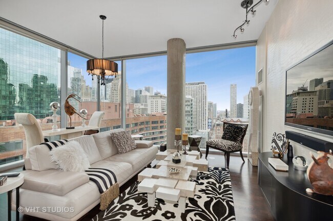 Building Photo - 600 N Fairbanks Ct