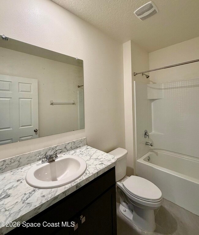 Building Photo - 282 Heritage St SW