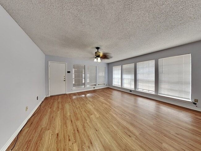 Building Photo - 7105 Rolling Fork Dr