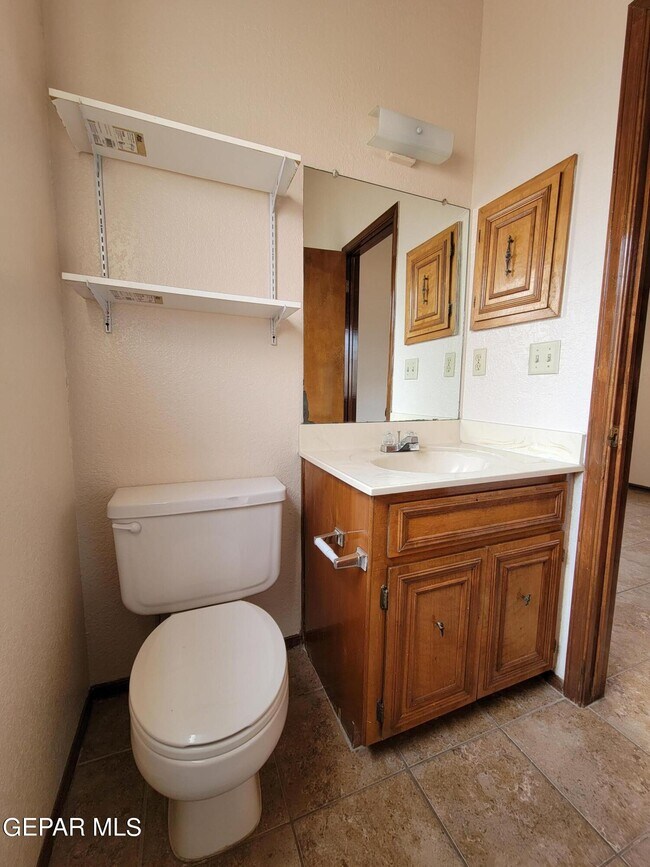 Building Photo - 11340 Lake Nasser Dr