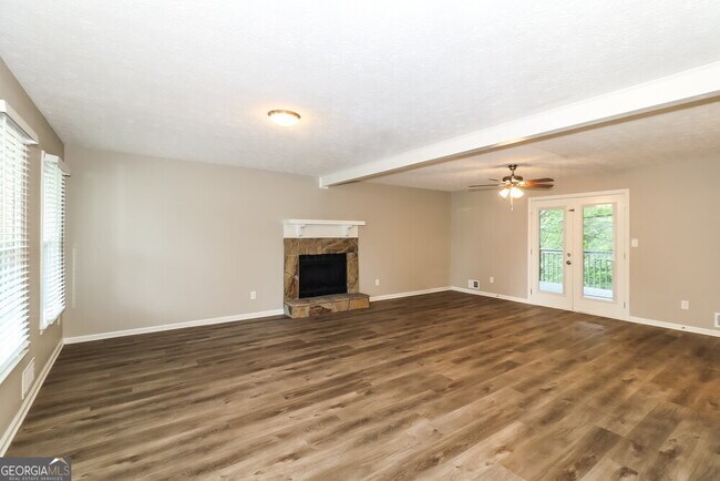 Building Photo - 3070 Revere Cir