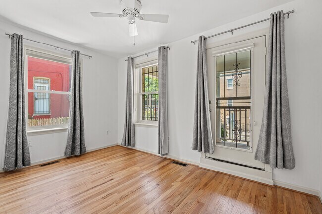 Building Photo - 1030 Fairmont St NW