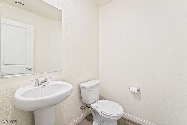 Building Photo - 3324 La Cura Ave