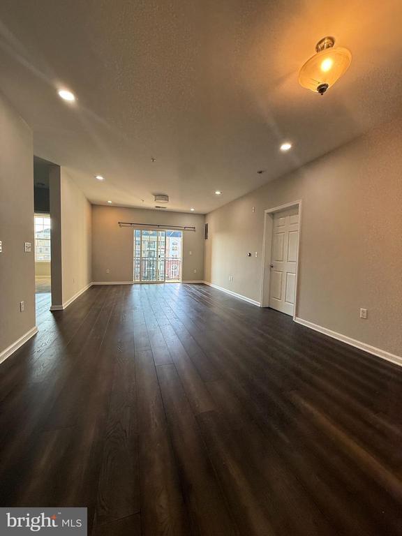 Building Photo - 1136 Halifax Pl