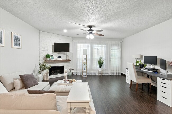 Building Photo - 2277 S Kirkwood Rd