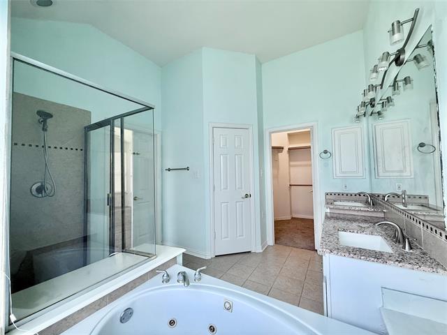 Building Photo - 17712 River Chase Dr