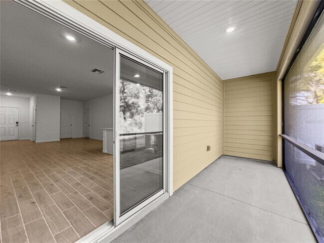 Building Photo - 3534 SE 37th Ct