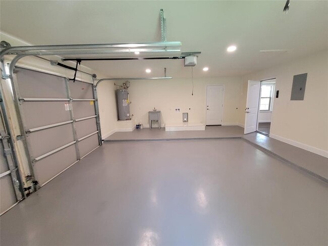 Building Photo - 8709 Donna Gail Dr