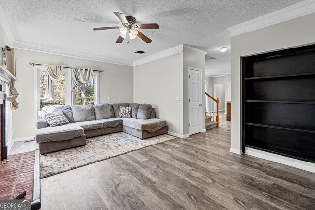 Building Photo - 255 Woodstream Dr