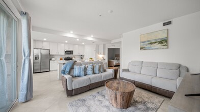 Building Photo - 14221 Heritage Landing Blvd