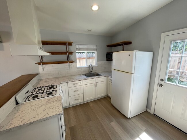 Building Photo - 6358 Raylene Ct