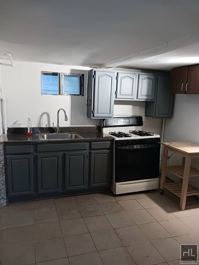 Building Photo - 128 STREET